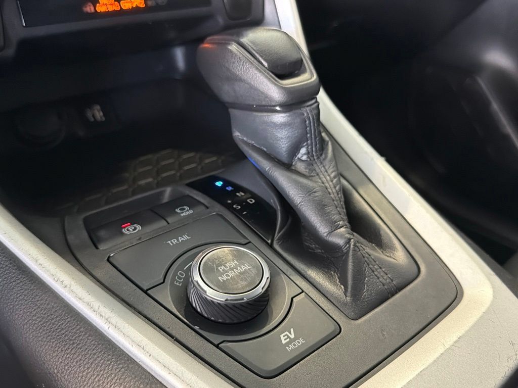 Certified 2024 Toyota RAV4 AWD Hybrid image 29