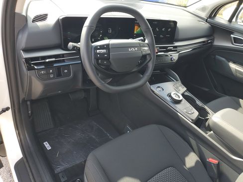 New 2026 Kia Sportage LX image 12