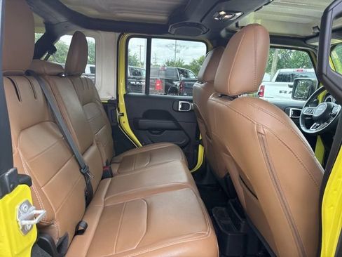 Used 2023 Jeep Wrangler Unlimited Sahara w/ Cold Weather Group AWD/4WD image 15