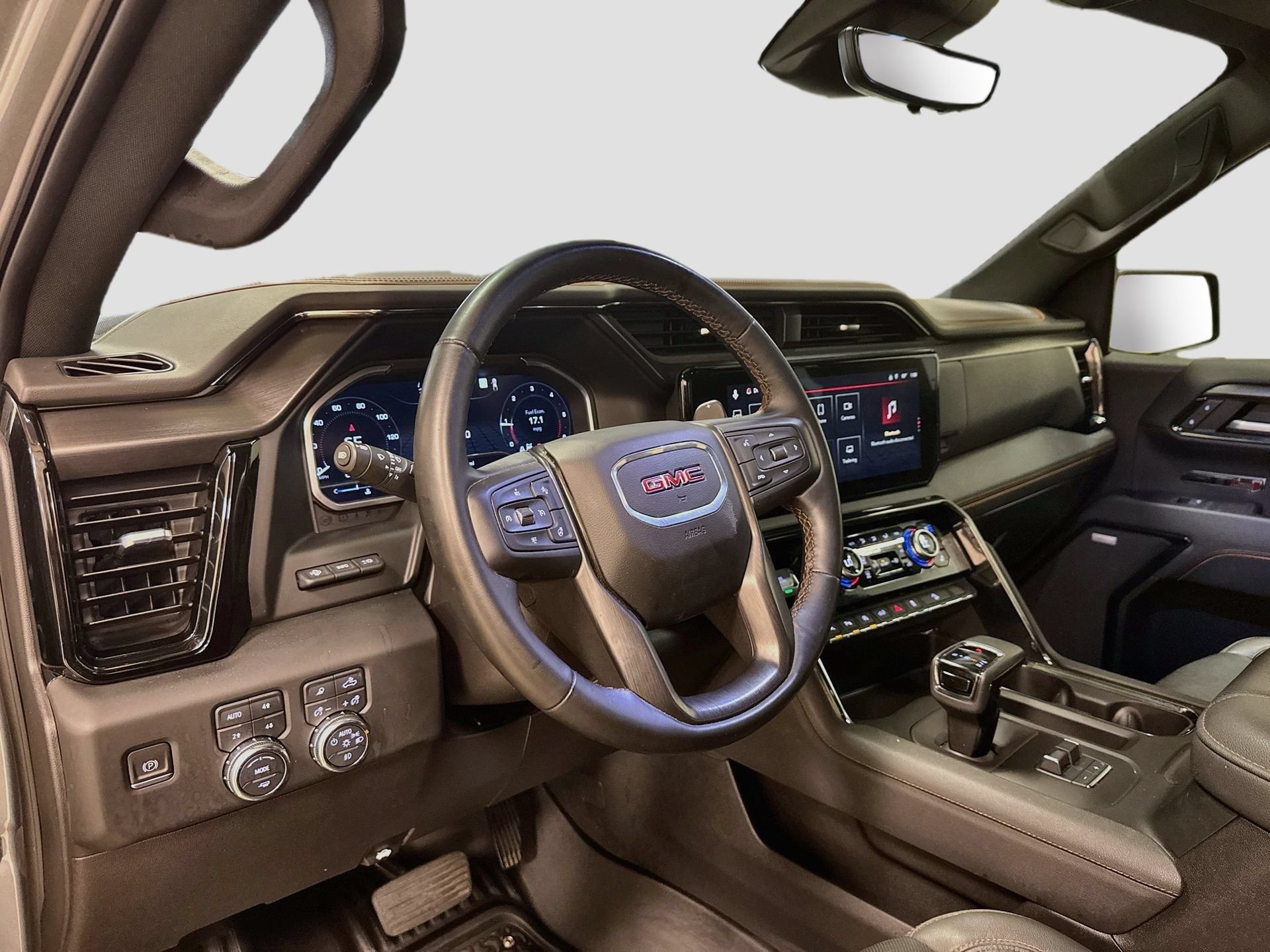 Used 2023 GMC Sierra 1500 AT4 w/ Technology Package AWD/4WD image 9