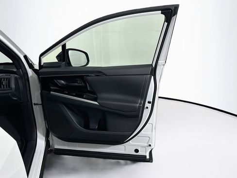 Used 2024 Toyota bZ4X FWD image 33