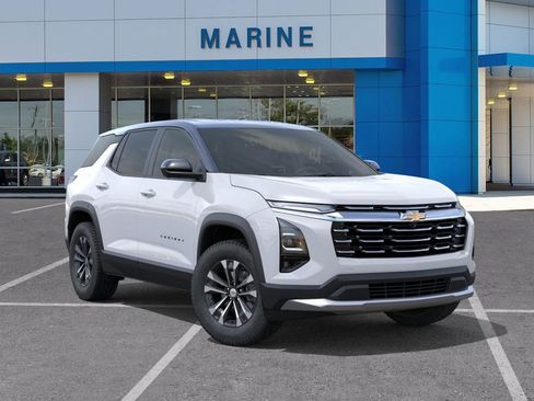 New 2026 Chevrolet Equinox LT w/ Convenience Package II FWD image 7