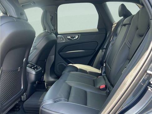 New 2026 Volvo XC60 B5 Ultra w/ Climate Package AWD/4WD image 12