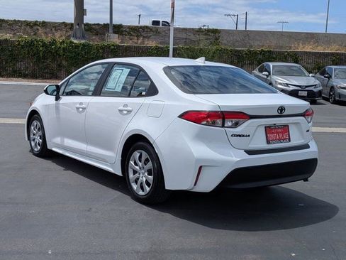 Used 2025 Toyota Corolla LE FWD image 12