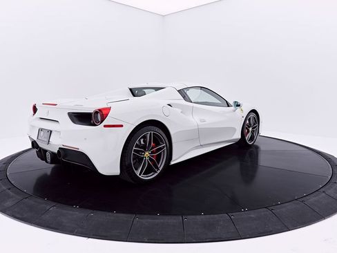 Used 2019 Ferrari 488 Spider RWD image 16