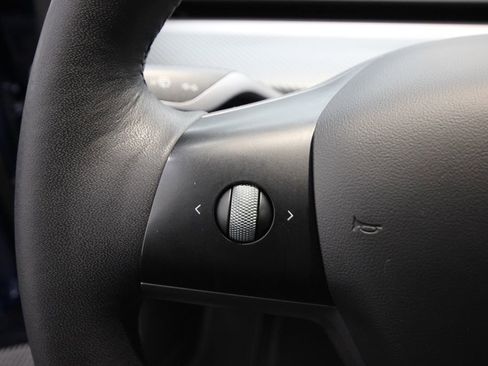 Used 2022 Tesla Model 3 Standard Range RWD image 15