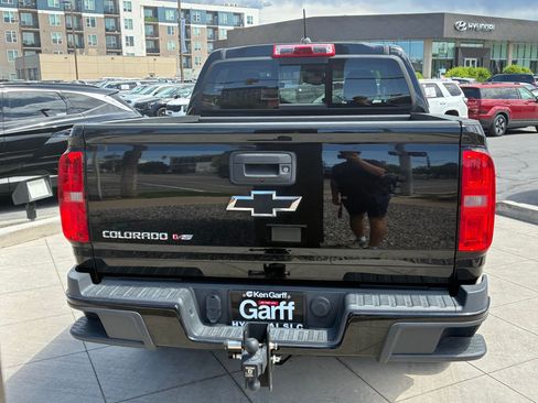 Used 2017 Chevrolet Colorado Z71 w/ Z71 Midnight Edition AWD/4WD image 5