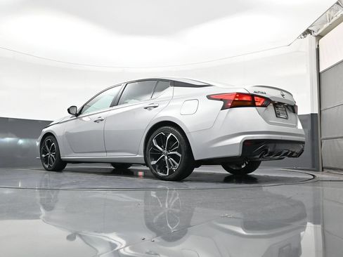 Certified 2025 Nissan Altima 2.5 SR FWD image 22