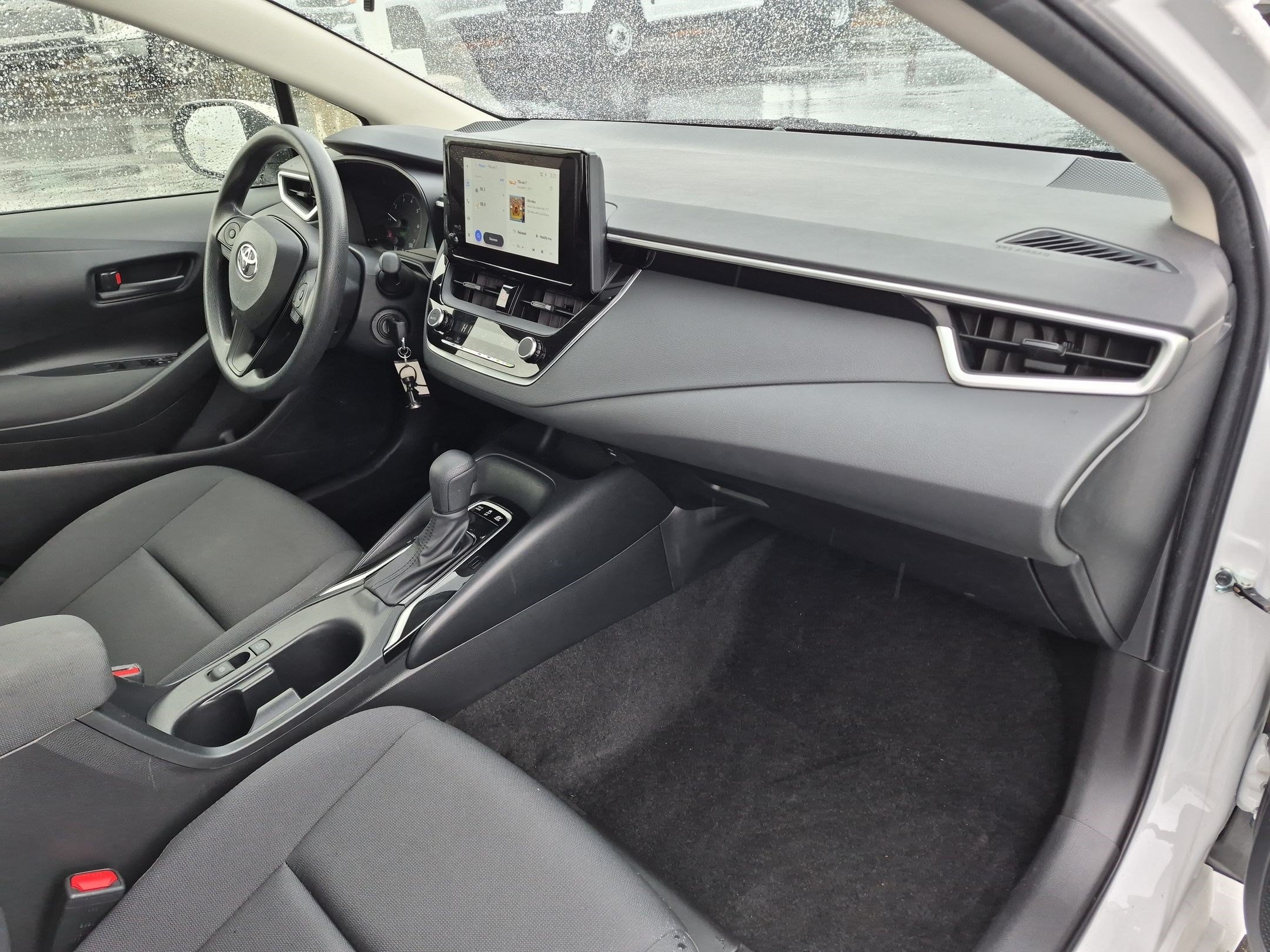 Used 2025 Toyota Corolla LE FWD image 33
