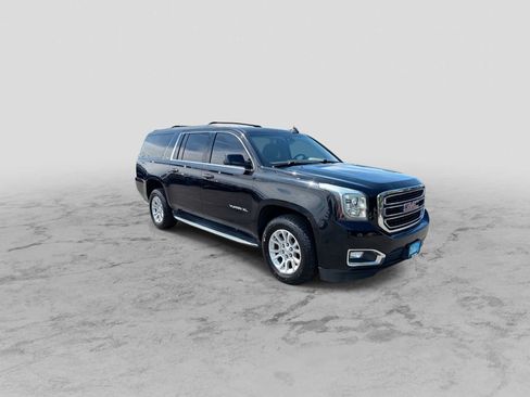 Used 2019 GMC Yukon XL SLT w/ Open Road Package AWD/4WD image 2