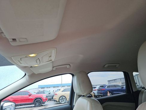 Used 2017 Ford Escape SE FWD image 12