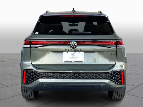 New 2026 Volkswagen Tiguan SE R-Line FWD image 4