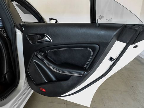 Used 2018 Mercedes-Benz CLA 250 image 44