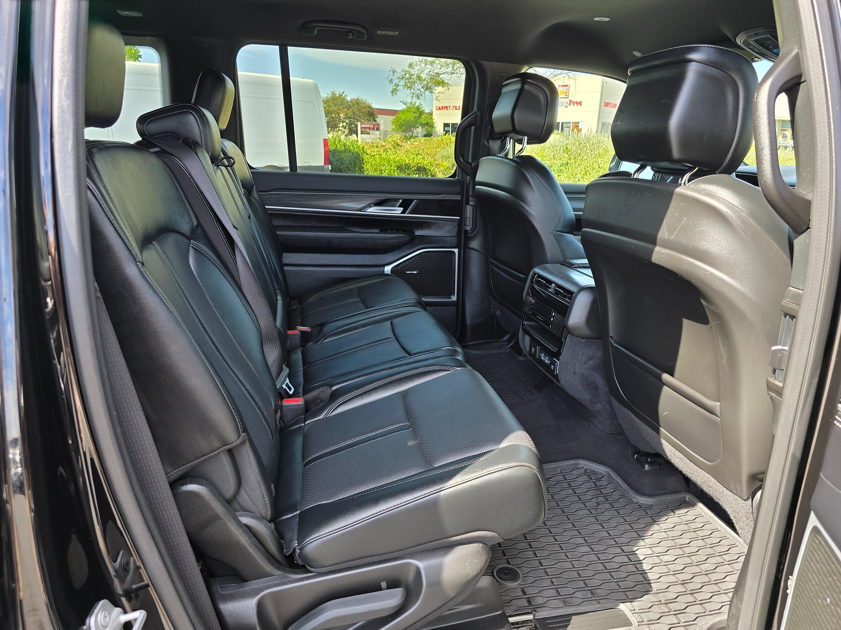 Used 2024 Jeep Wagoneer Series II w/ Flexible Seating Group RWD image 37