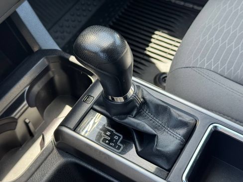 Used 2019 Toyota Tacoma SR5 RWD image 23