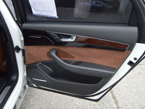 Used 2011 Audi A8 L 4.2 image 17