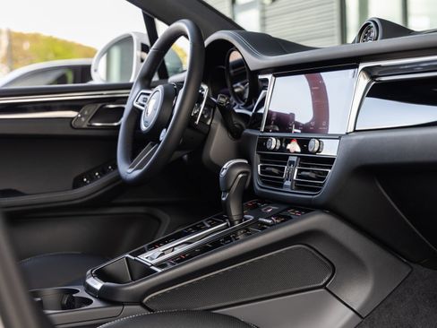 Certified 2026 Porsche Macan S AWD/4WD image 48