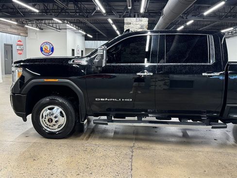 Used 2022 GMC Sierra 3500 Denali w/ Denali Ultimate Package AWD/4WD image 5