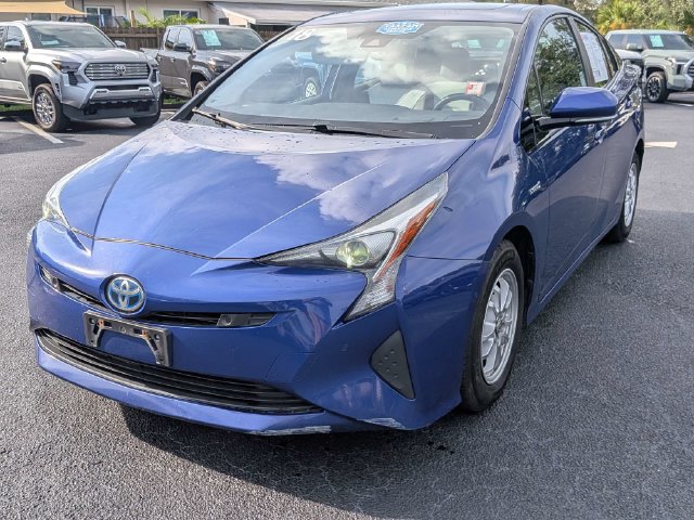 Used 2018 Toyota Prius Four w/ Advanced Technology Package FWD image 7