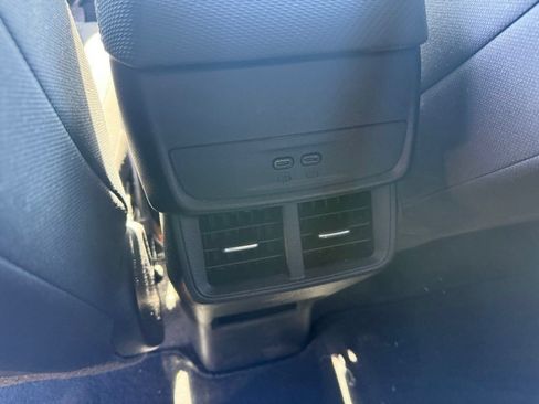 Used 2026 Chevrolet Equinox LT FWD image 37