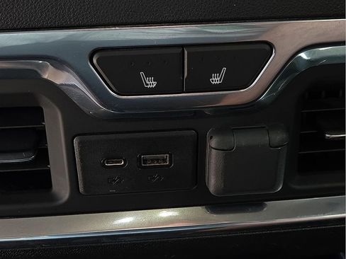 Used 2020 Chevrolet Silverado 2500 LTZ w/ LTZ Premium Package image 9