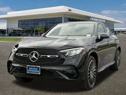 Used 2025 Mercedes-Benz GLC 300 4MATIC image 4