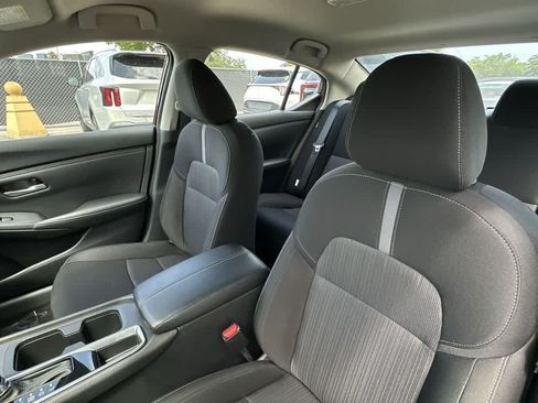 Used 2025 Nissan Sentra SV FWD image 21