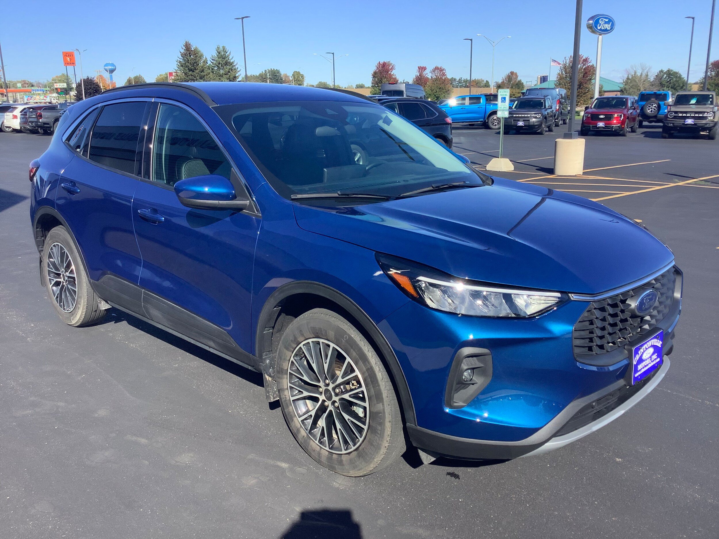 Used 2023 Ford Escape SE FWD image 4