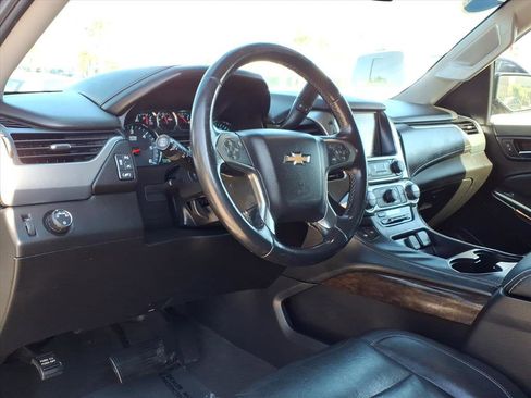Used 2019 Chevrolet Suburban LT image 11