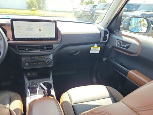 Certified 2025 Ford Bronco Sport Outer Banks w/ Outer Banks Tech Package+ AWD/4WD image 21