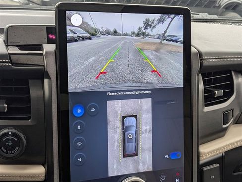 Used 2024 Ford Expedition Platinum image 21