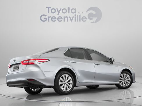 Used 2020 Toyota Camry LE w/ Convenience Package FWD image 6
