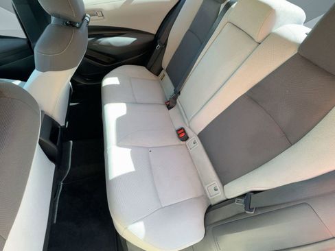 Used 2022 Toyota Corolla LE image 14