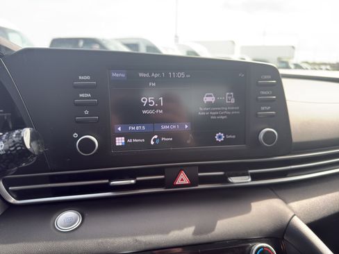 Used 2023 Hyundai Elantra SEL image 28