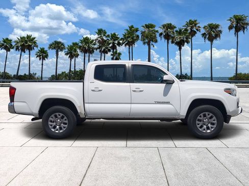 Used 2019 Toyota Tacoma SR5 RWD image 3