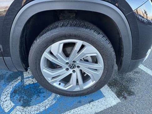 Used 2022 Volkswagen Atlas SE w/ Panoramic Sunroof Package image 9