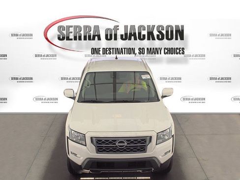 Used 2024 Nissan Frontier SV w/ SV Convenience Package image 2