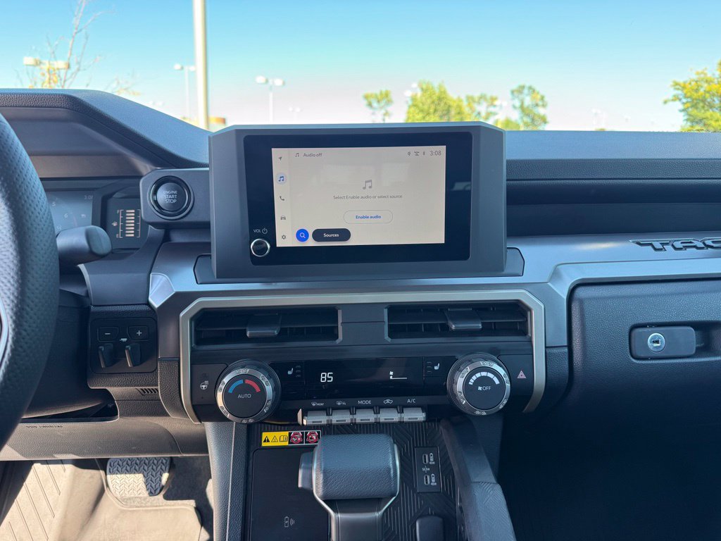 Used 2025 Toyota Tacoma SR5 AWD/4WD image 15