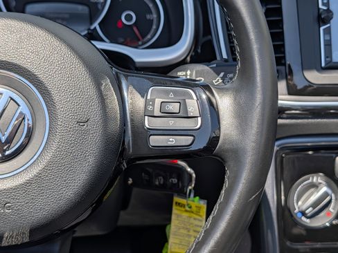 Used 2018 Volkswagen Beetle 2.0T S image 21