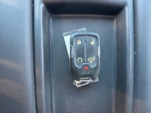 Used 2020 Chevrolet Silverado 1500 LT w/ Convenience Package image 23