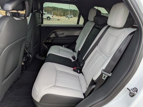 New 2026 Land Rover Range Rover Sport Dynamic SE image 26