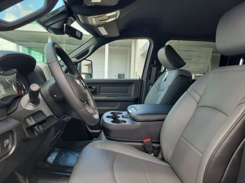New 2026 RAM 2500 Tradesman w/ Bed Convenience Group AWD/4WD image 12