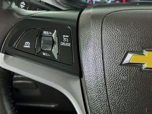 Used 2021 Chevrolet Trax LT w/ Redline Edition image 13