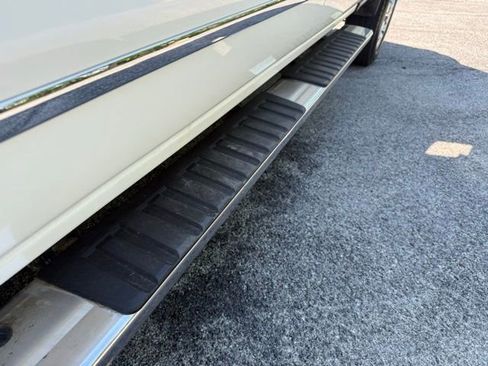 Used 2019 GMC Sierra 2500 Denali w/ Duramax Plus Package AWD/4WD image 12