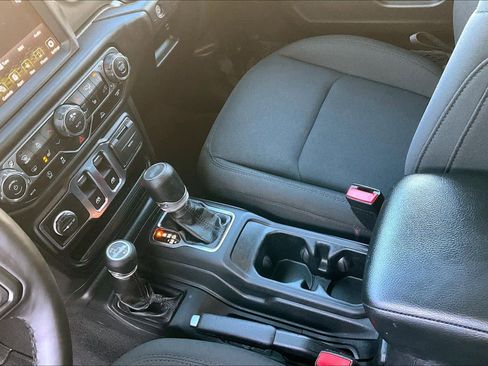 Used 2022 Jeep Wrangler Sport S image 14