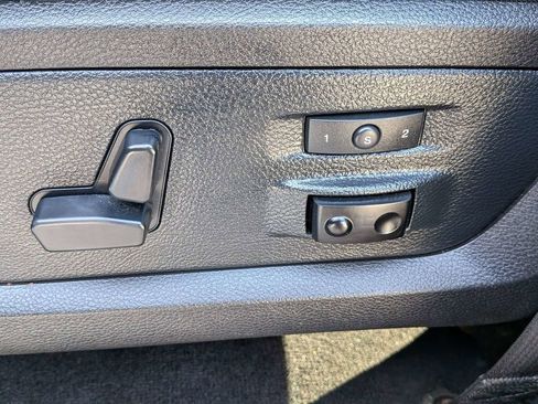Used 2016 RAM 1500 Laramie w/ Convenience Group AWD/4WD image 18