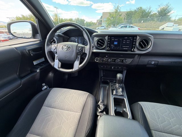 Used 2020 Toyota Tacoma TRD Off-Road w/ Technology Package AWD/4WD image 18