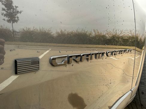 Used 2023 Jeep Grand Cherokee Altitude image 11