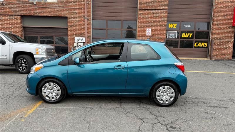 Used 2012 Toyota Yaris L FWD image 12