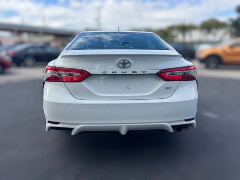 Used 2020 Toyota Camry SE image 9